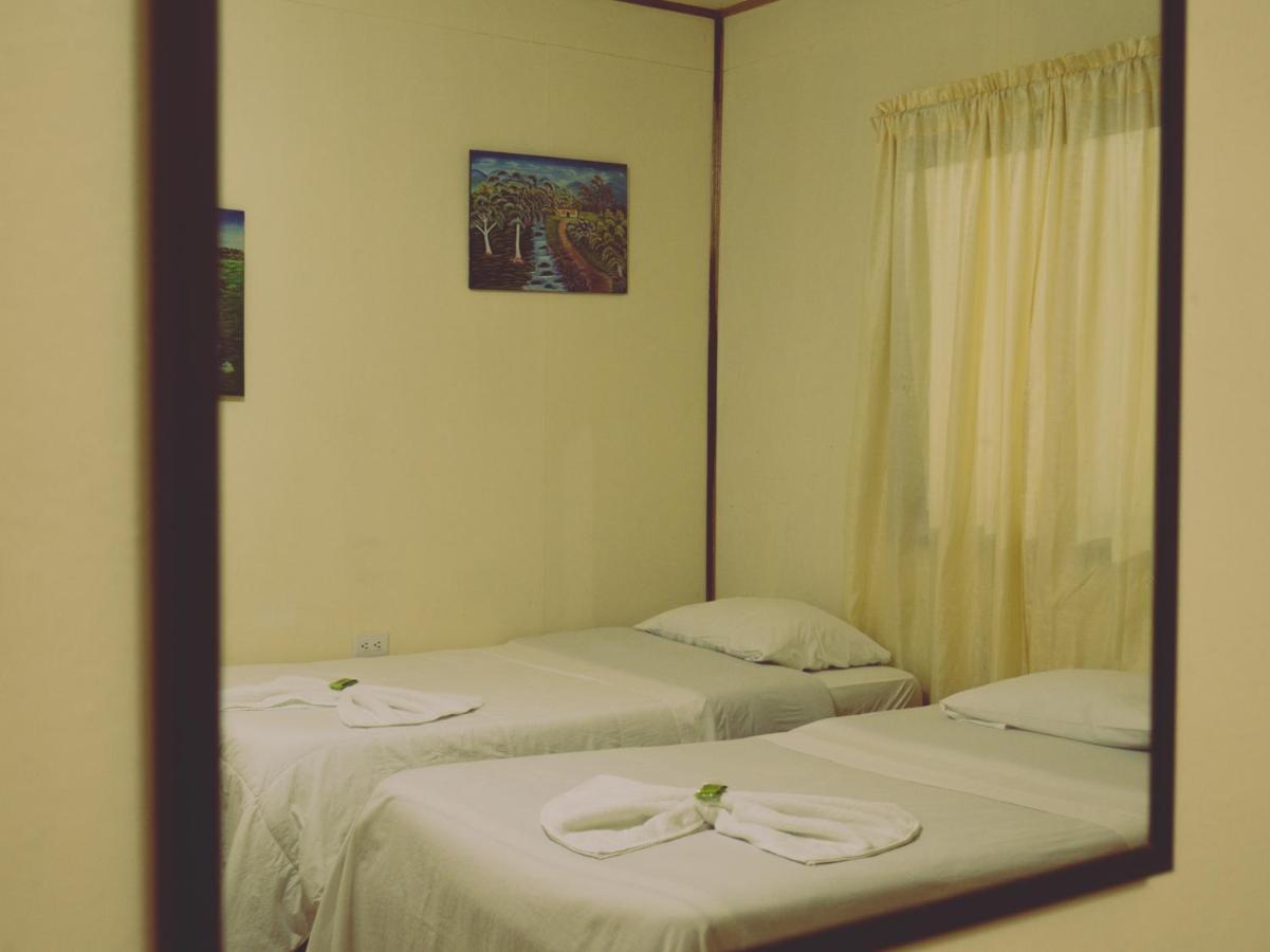 Monte Los Lirios Lodge モンテベルデ エクステリア 写真